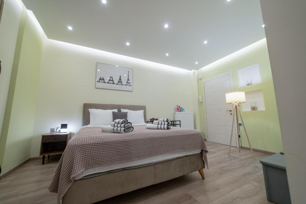 Luxury Suites With King-Sized Bed Tesalonika Bagian luar foto
