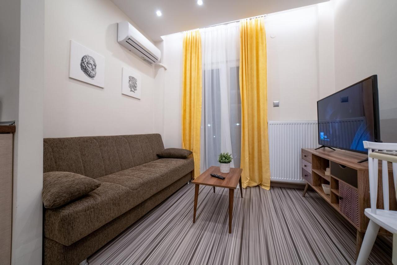 Luxury Suites With King-Sized Bed Tesalonika Bagian luar foto