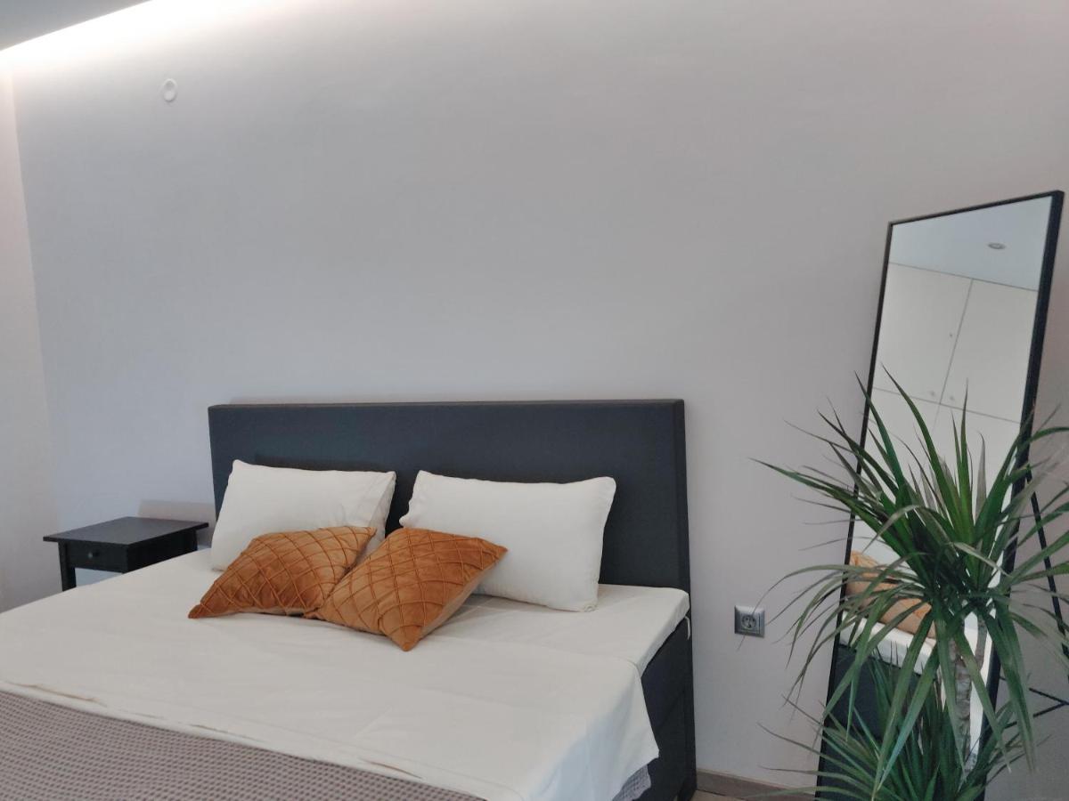Luxury Suites With King-Sized Bed Tesalonika Bagian luar foto