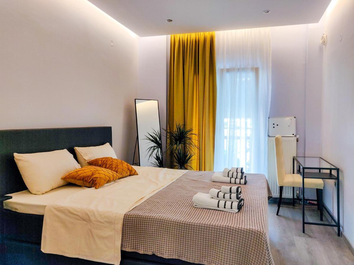 Luxury Suites With King-Sized Bed Tesalonika Bagian luar foto
